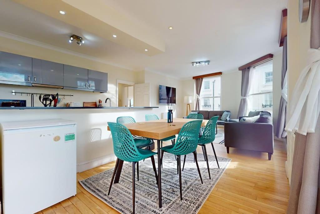 Charming And Bright Flat In Paddington! Appartamento Londra