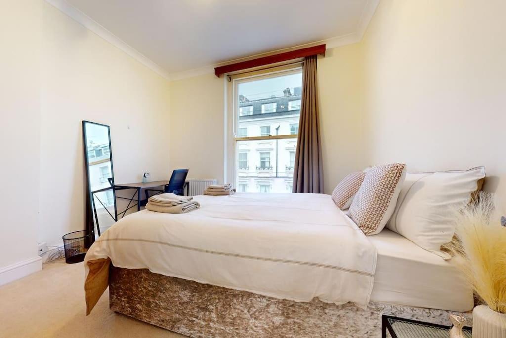 Charming And Bright Flat In Paddington! Appartamento