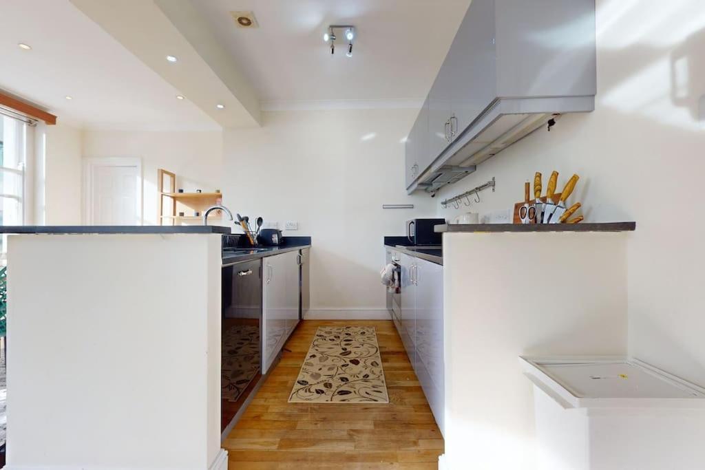Charming And Bright Flat In Paddington! Appartamento *
