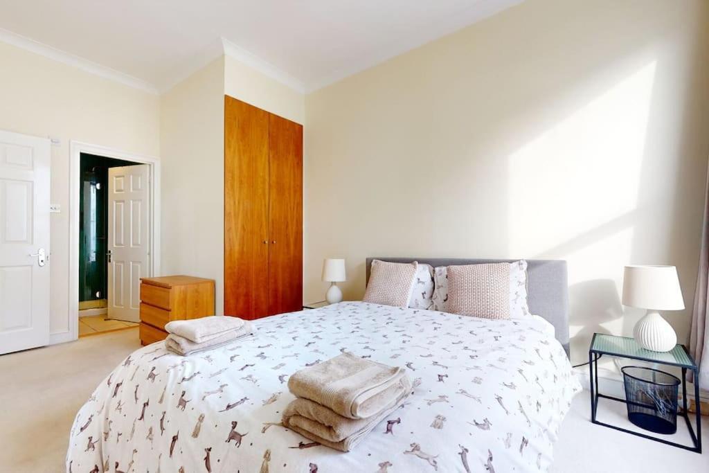 Charming And Bright Flat In Paddington! Appartamento